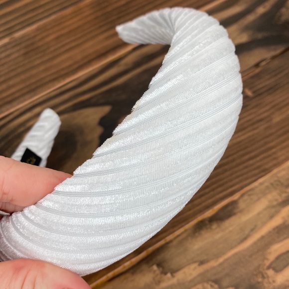 Chunky White Velvet Headband Fall Accessories NWT - Picture 4 of 8